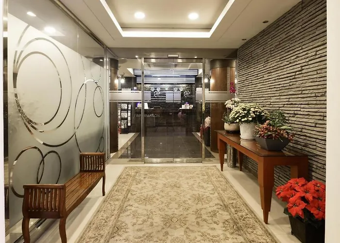 Hill House 3*